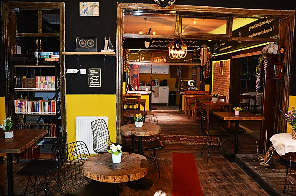 Yönbilgi AKademi Atölye Kafe Hizmete Açıldı